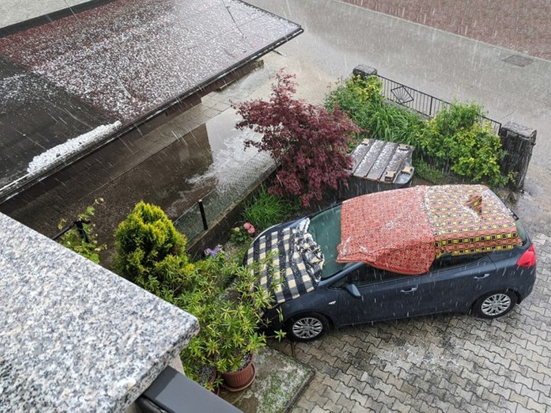 Hagelschutz-Autoabdeckungen gegen Hagel